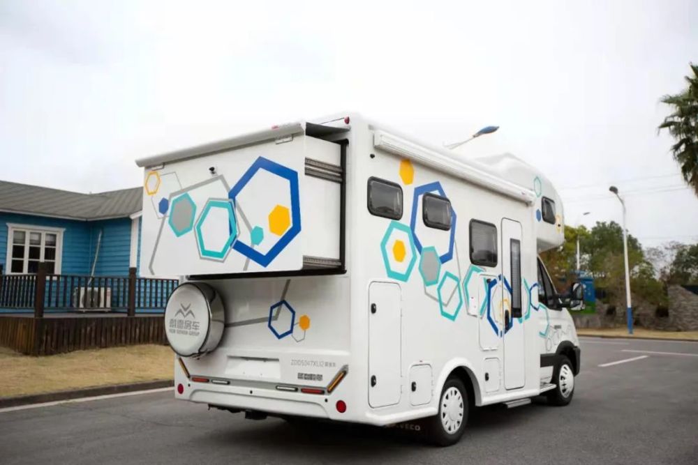 精致做工舒适享受大水电带来肆意畅游丨戴德自由风国六c型房车