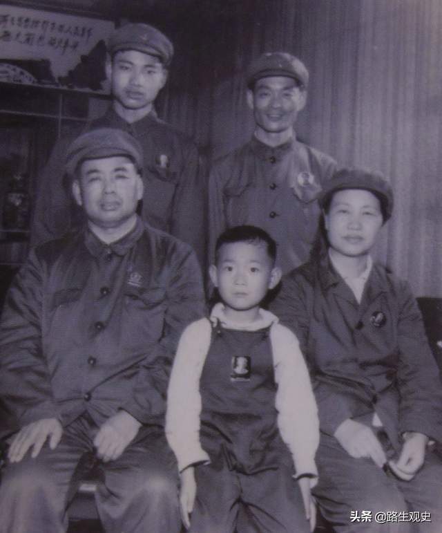 田普与许世友相识,是经过开国中将吴克华牵线搭桥的,当时许世友任胶东