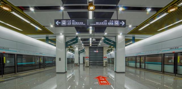 首先需要对其修建的一些数据进行最基础的解读,它从新都区石佛站出发