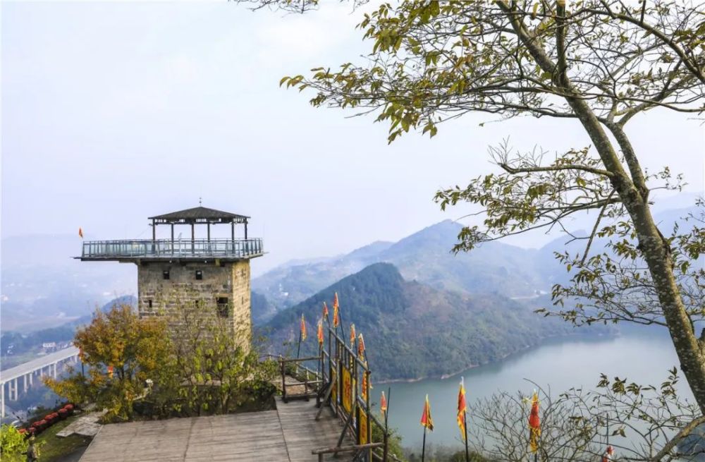 探秘滑石古寨丨悬崖上的"时光机"_腾讯新闻