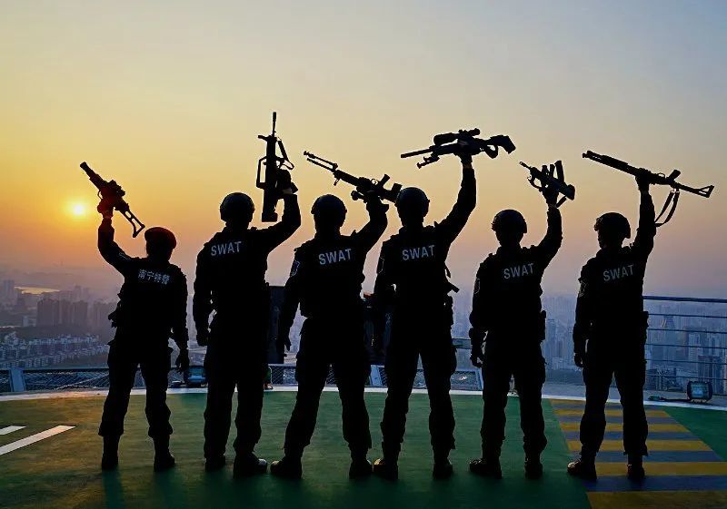 (文:特警支队  图:王勇)请给南宁警方一颗小星星大家都知道,微信公众