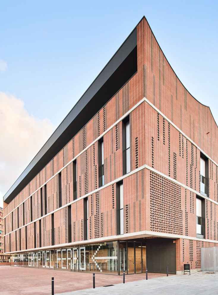 大型公共建筑设计:西班牙camp del ferro新体育中心/案例