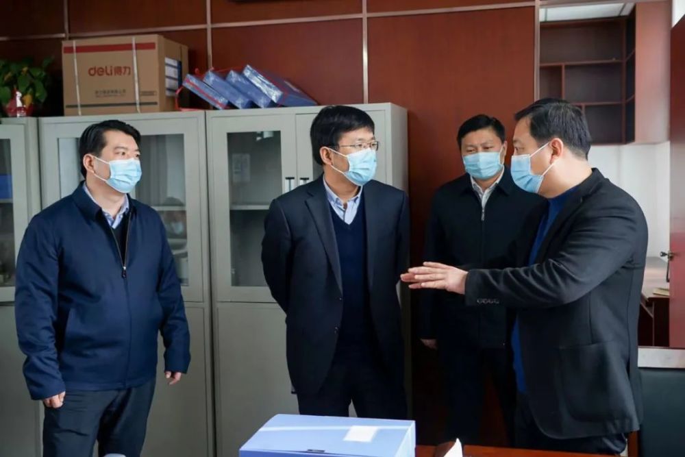 区长王立伟视察区疫情防控领导小组办公室工作开展情况_腾讯新闻