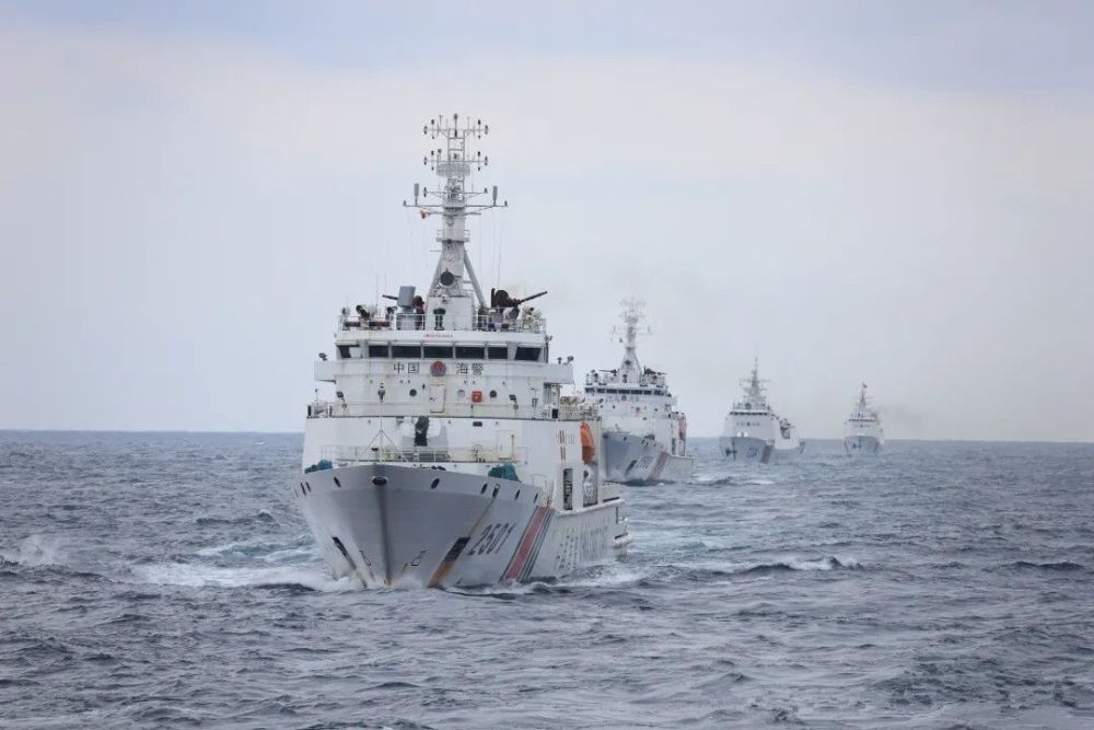 碾压海保巡视舰 海警5000吨级执法船加装舰炮 功能更加完善 腾讯新闻