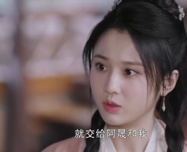 李妍撅着嘴有些不乐意,杨瑾朝她点头,李妍只得说那好吧,她会看好四十