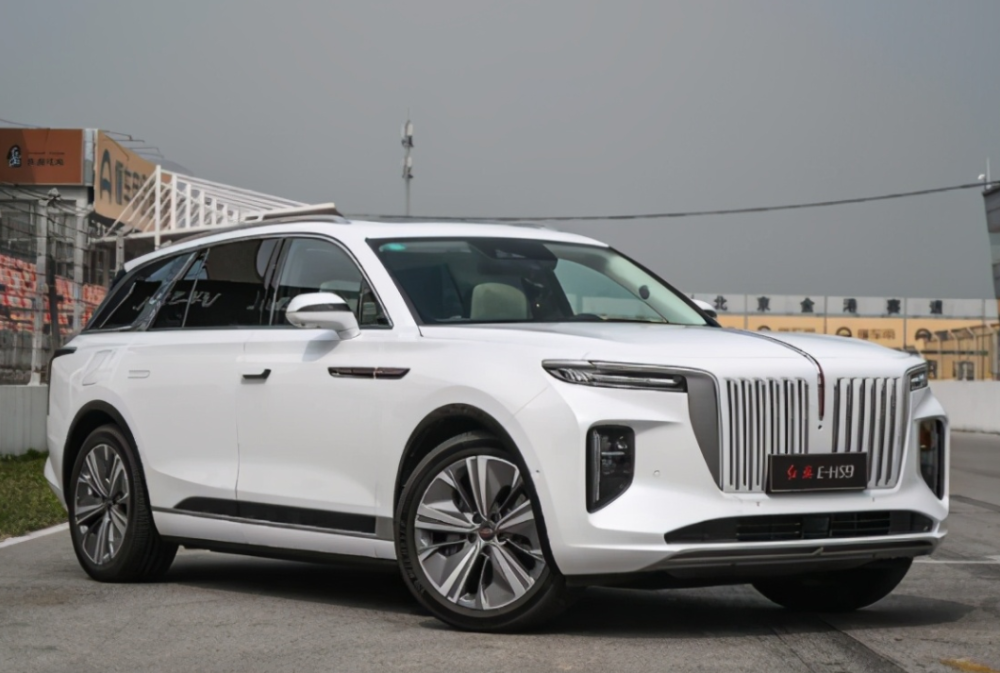 红旗esh9若用全固态电池,续航可达750公里,对路虎揽胜更有底气