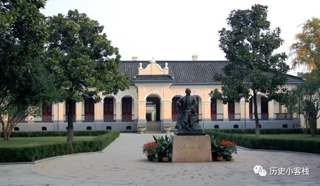 广州国民政府的成立,看似解决了党内分裂,但实则暗潮涌动.