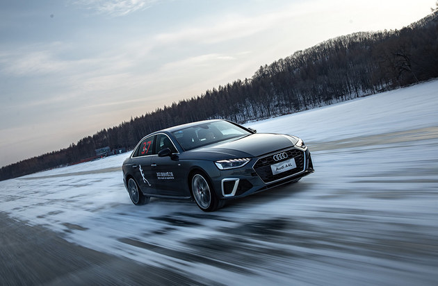 奥迪冰雪驾驶体验用四驱在滑动中找乐儿