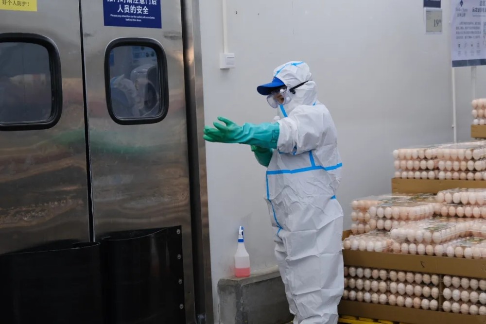 餐饮商户防疫工作每家商户严格按照政府下发通知做好防疫工作.