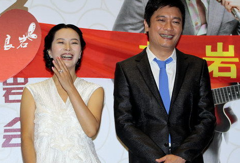 罗嘉良小12岁的娇妻竟然是她,难怪辜负了痴恋他28年的方敏仪_腾讯新闻