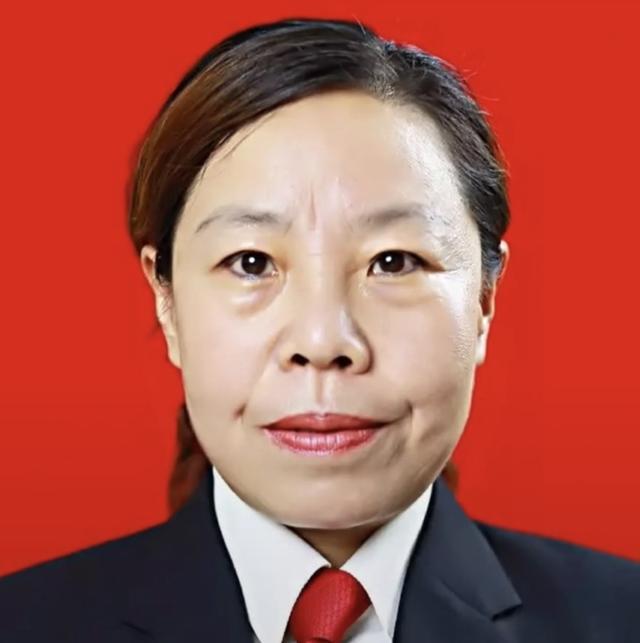 近日河南许昌一中级法院,原刑事审判第一庭庭长审判委员会委员梁冬花