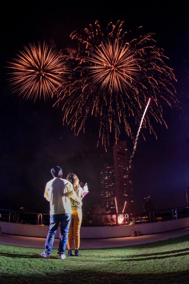 千发烟花燃亮湄南河!泰国华人界著名kol郭蕊要嫁人啦