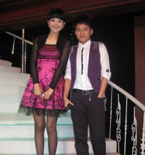 方琼是一位非常有才华的主持人,从当主持人的第一天,一直到现在,她为