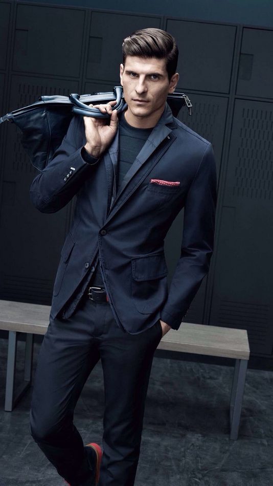 现役足坛高颜值西装暴徒大集合哈兰德你们聊我先走了