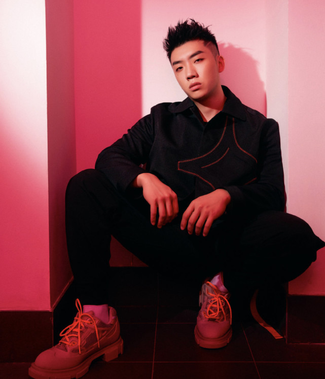 中国新说唱冠军杨和苏人设崩塌被讨债不回消息遭对方拿黑料威胁