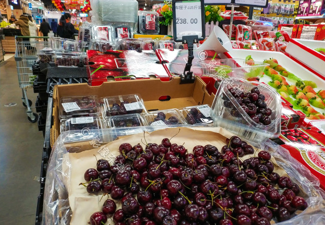 走进超市实探车厘子的真实价格,车厘子不自由