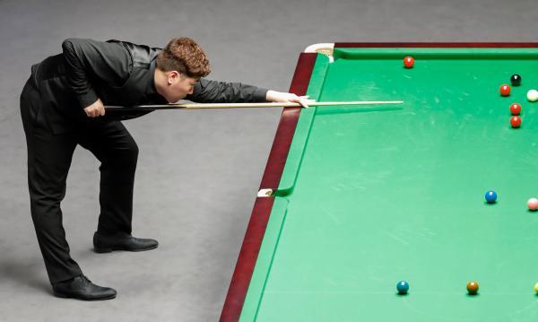 2020世界斯诺克大师_专访世界首位“00后”斯诺克大师赛冠军——颜丙涛