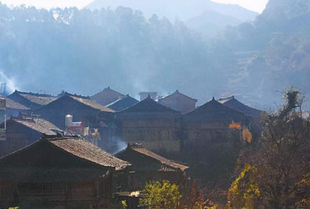 广南壮族民居典型的干栏式建筑