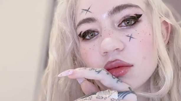 世界首富女友感染新冠,人称"宇宙小仙女",乐在其中还很享受|格莱姆斯