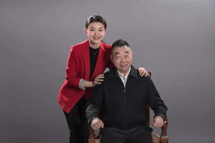 传承国粹,著名京胡演奏艺术家李祖铭收徒_腾讯新闻