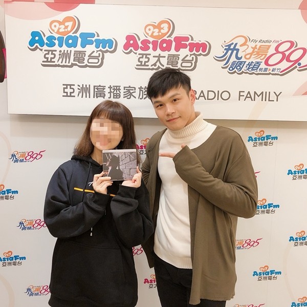 帅气男歌手放弃歌坛下海拍成人影片超40部本尊点赞默认