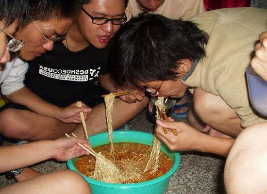 校园故事卢俊卿蒜苗泡面的味道