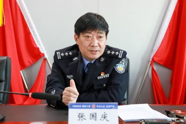 张国庆指出,任何时候,公安工作都离不开人大代表,政协委员和人民群众