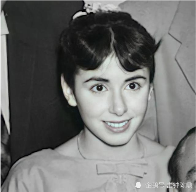 干瘪枯槁的美国众议院议长佩洛西年轻时曾是一位美人46岁才投身政坛