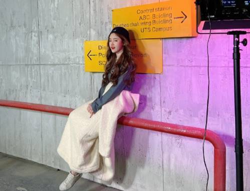 戴羽彤的线下活动,每一次都特别有梗,尤其是造型方面,不是穿着高跟鞋