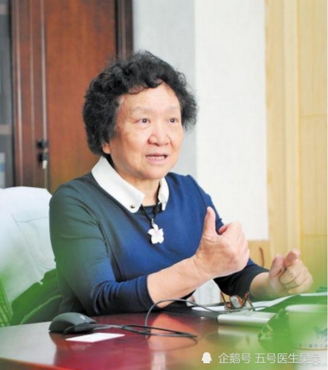 卢惠霖教授曾经进入哥伦比亚大学学习,并师从著名的遗传学教授摩尔根