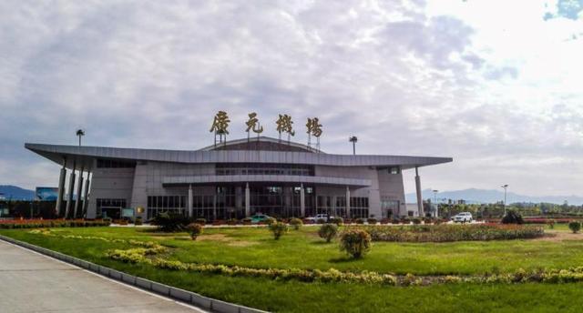 以及机场用地扩展的局限以及机场升级的制约,规划远景搬迁广元机场,迁