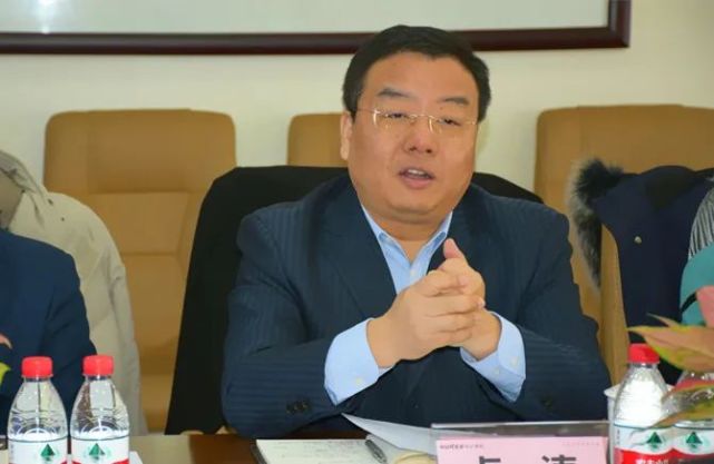 陕文投集团总经理卢涛一行到访龙记泰信洽谈战略合作