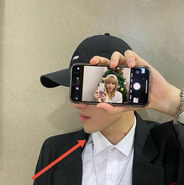 霸总林锡请替身了一会是棱角脸一会是圆脸真当网友看不出来