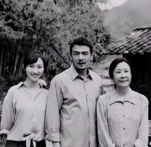 第三次,雷东宝回来了,带回来个与她不相干的儿子,让她做了多年情感