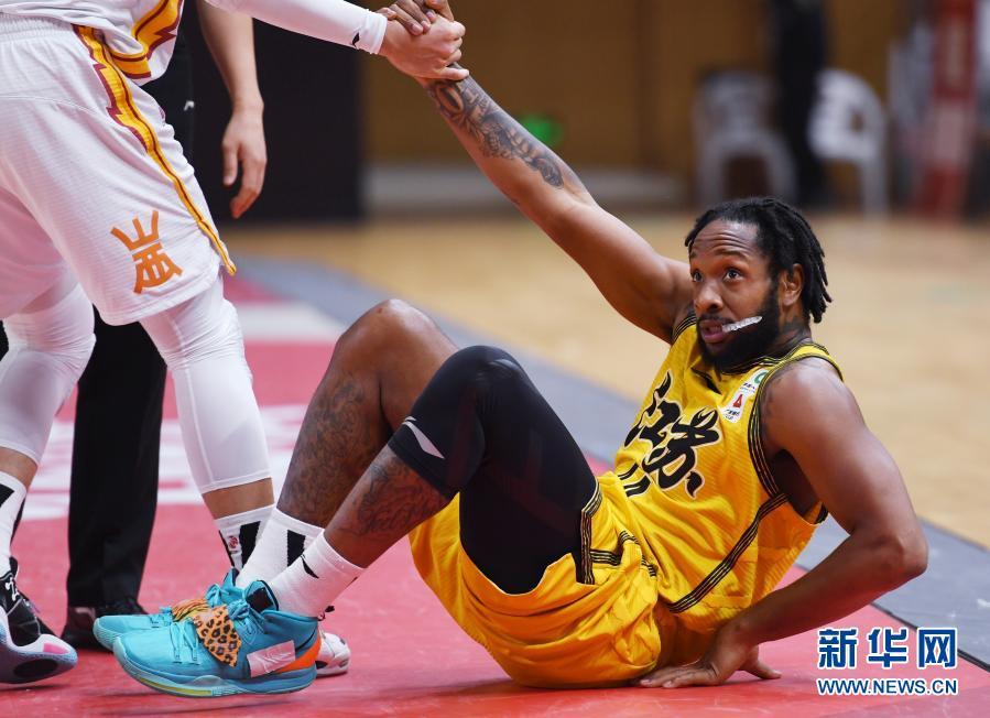 当日,在浙江诸暨进行的2020-2021赛季中国男子篮球职业联赛(cba)第二