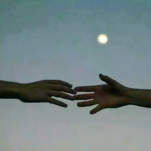 看着也是有两层意思了,第一层就是分别的手,看着两只手要分开了,但是