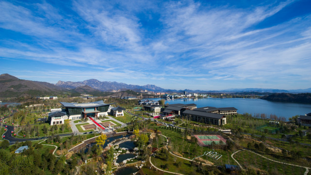 雁栖湖核心岛全景 邓伟 摄 资料图