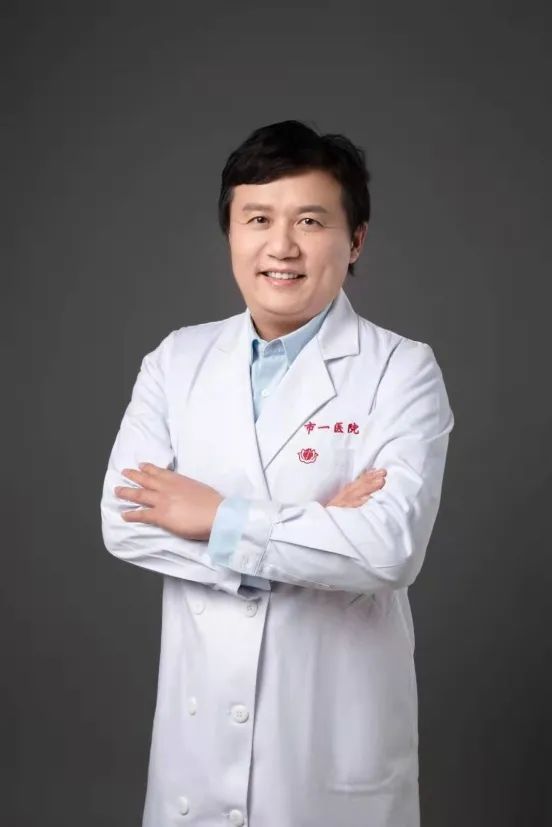 上海第八批医疗专家抵遵