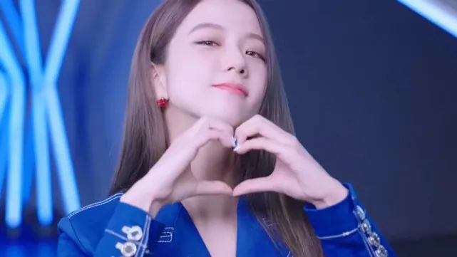 blackpink可乐广告公开金智秀咬唇比爱心朴彩英lisa好宠溺