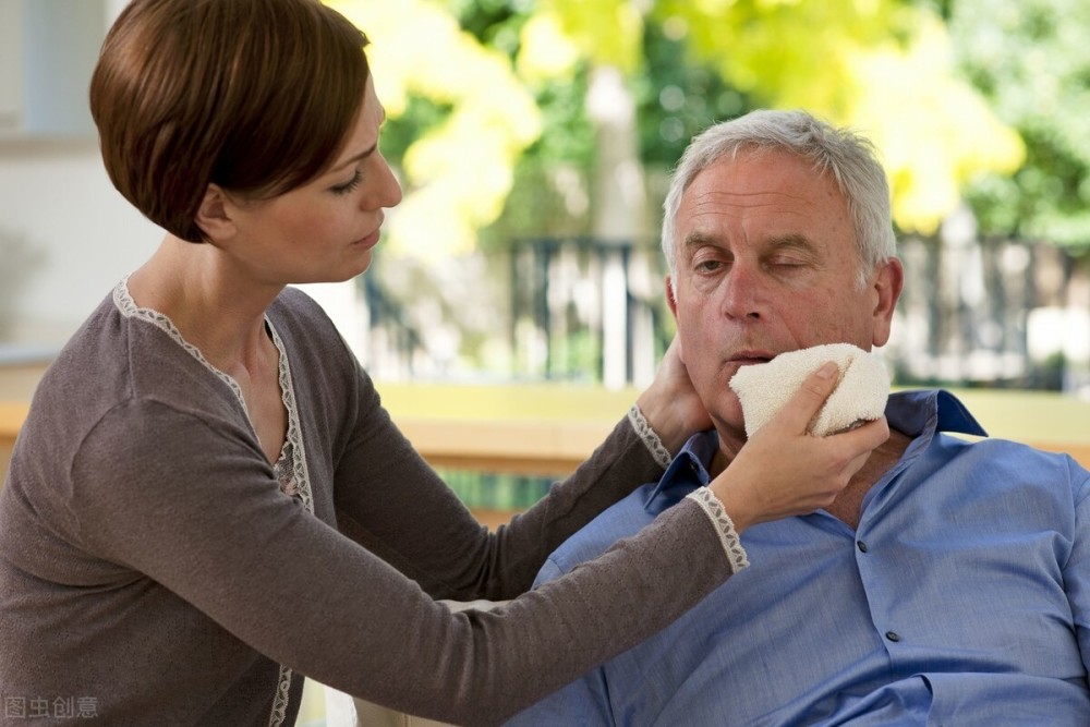脑梗|27岁女子脑梗离世，生前滴酒不沾，医生劝诫：一事怎能天天做