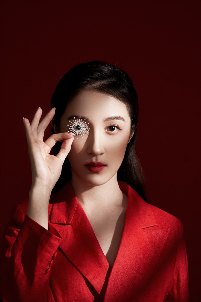 杨懿超a眼神杀,网友:一眼击中了我的心!