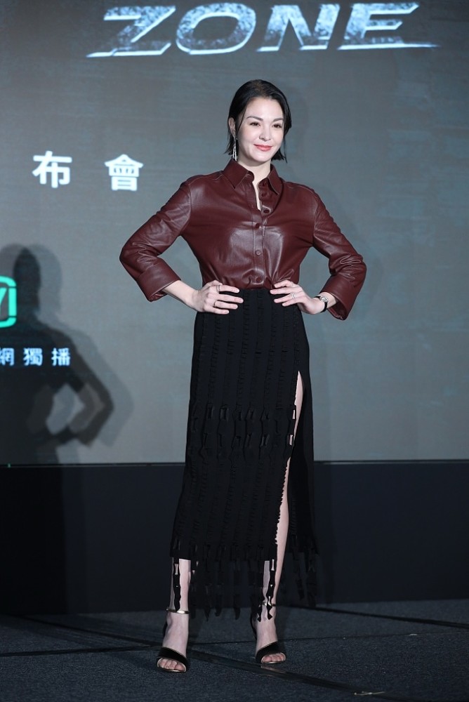 张榕容亮相活动你的造型好洋气