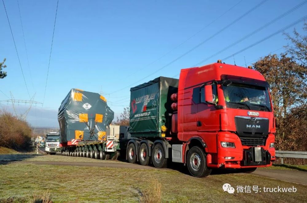 300吨轻松应对 曼恩全新tgx重型牵引车参与mayer公司大件运输工作