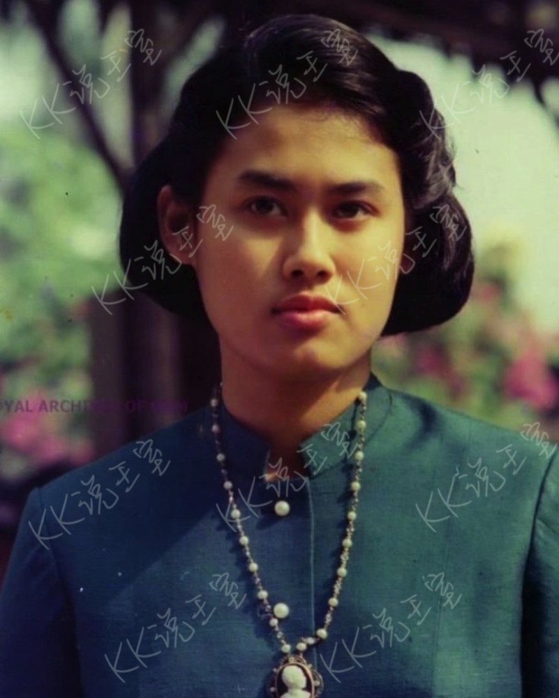 65岁泰国诗琳通公主身材臃肿,素面朝天,年轻时的颜值却很高!_腾讯新闻