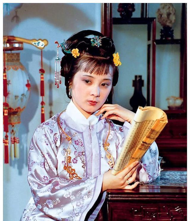 今天我们说一说在红楼梦中当年看的是什么戏