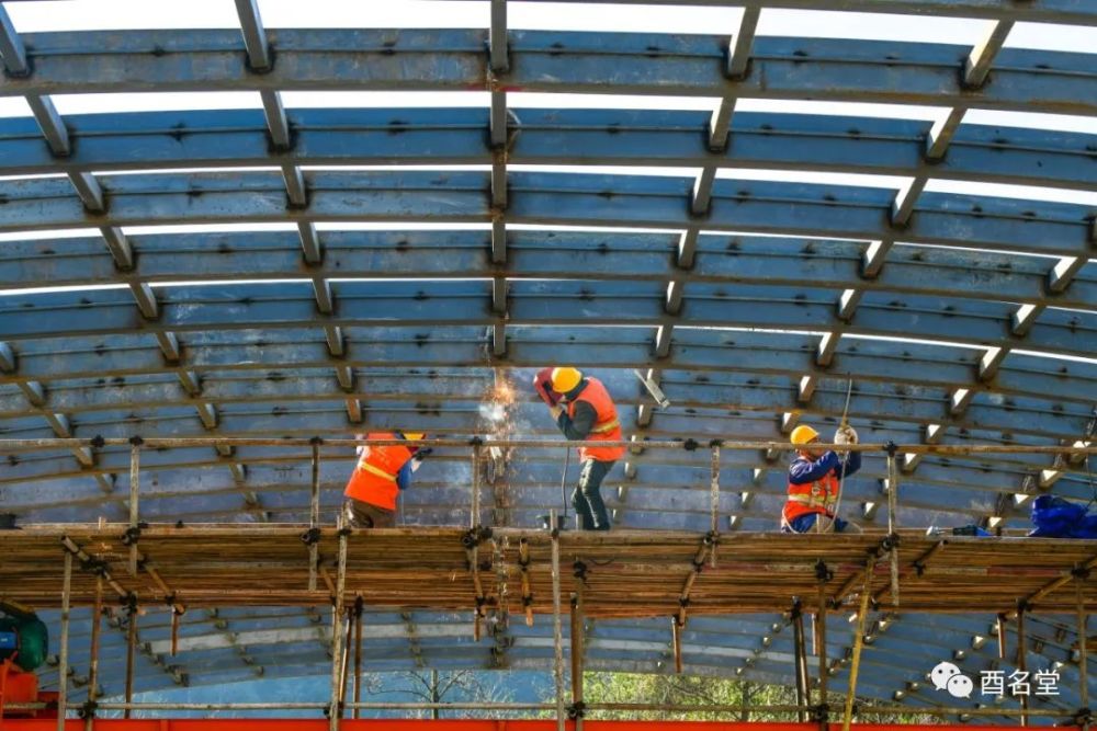 新春走基层走近建筑工人他们的新年愿望有戳中你的心吗