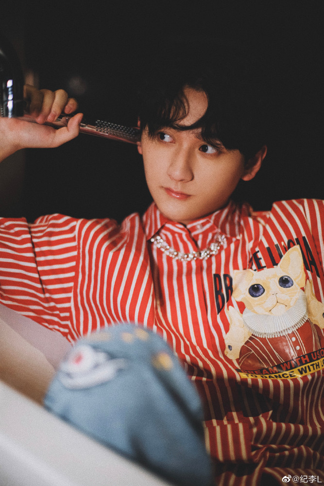 纪李了不起的女孩圆满收官养成系制服男友你值得拥有