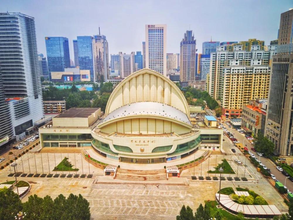 河北艺术中心,被网友戏称悉尼歌剧院石家庄分院.