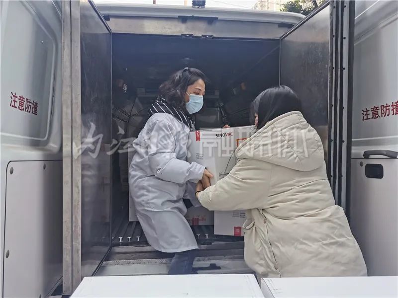 青少年何时接种新冠疫苗?回应来了-WordPress极简博客