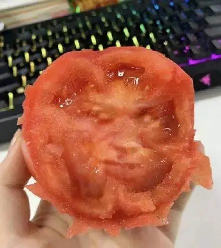 搞笑图:吃出了个表情包?